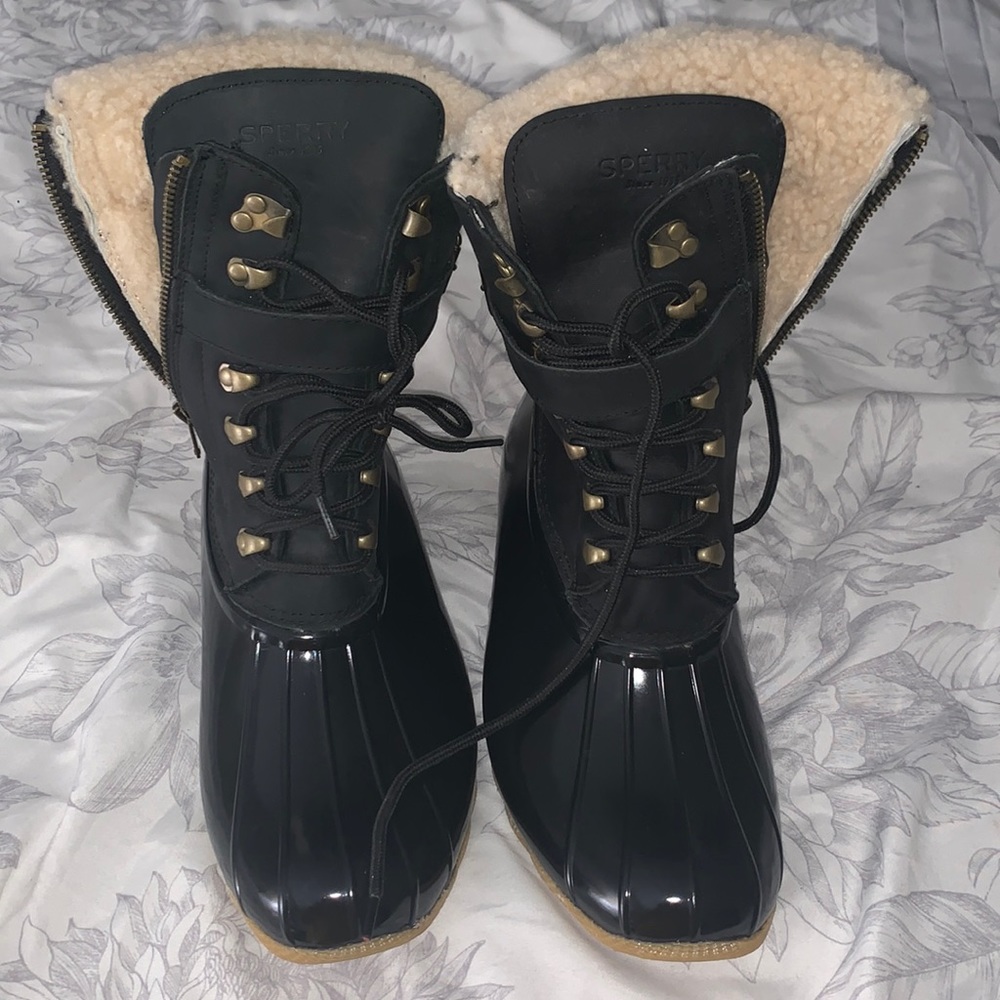 Sperry Topsider Australian Sheep Fur Liner Boots - women’s size 10